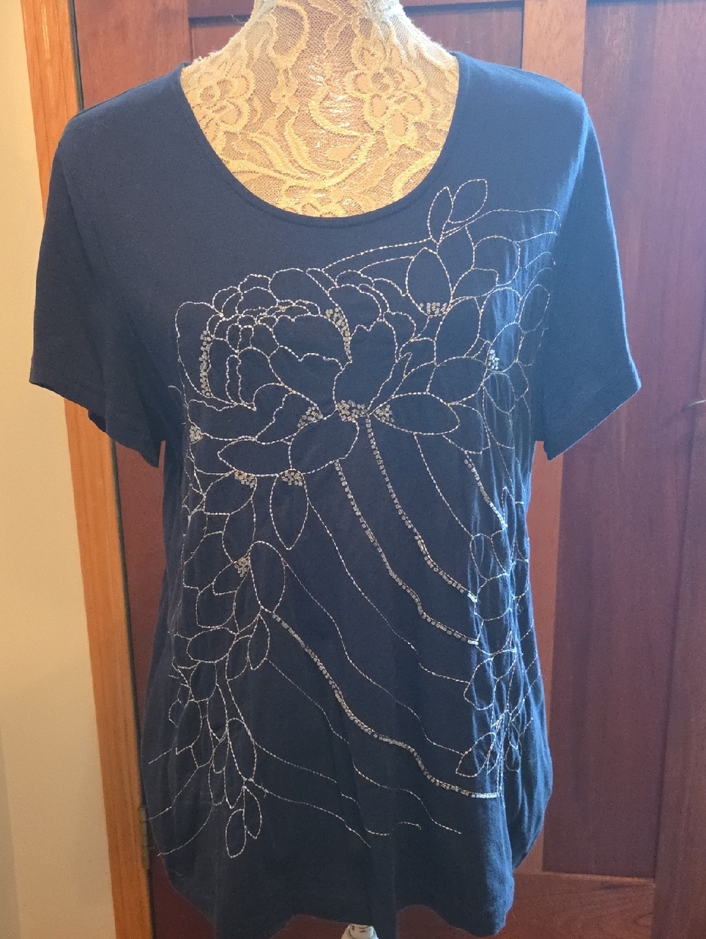Croft & Barrow XL Navy Short Sleeve Embellished Floral Tee